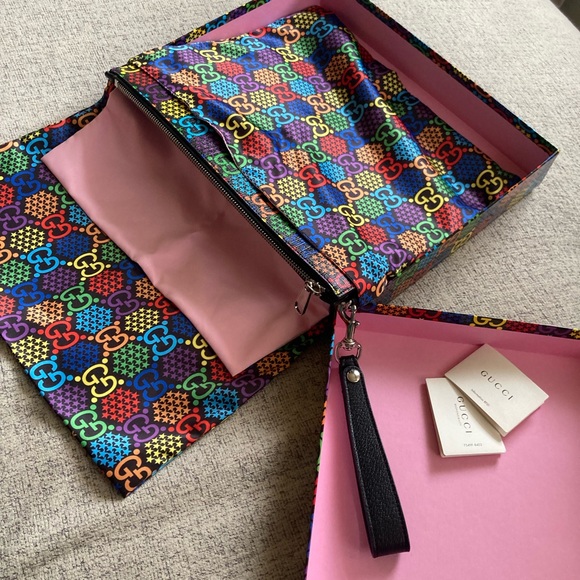 NWT GUCCI GG PSYCHEDELIC PRINT ZIP AROUND WRISTLET POUCH MADE IN ITALY - Picture 10 of 10